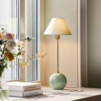 zdjęcie Wysoka lampa stołowa kula szklana Iris zielona
